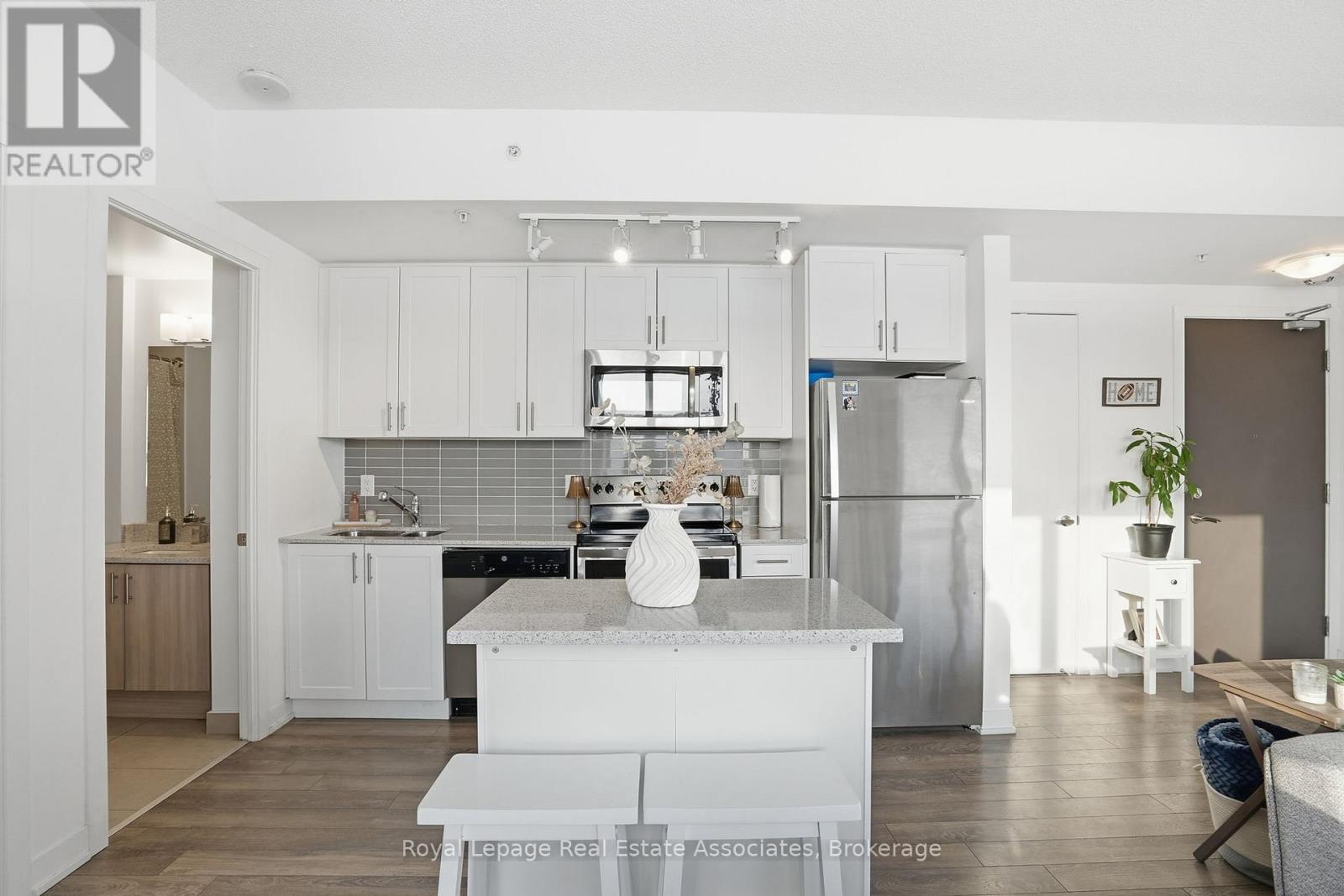 801 - 550 North Service Road, Grimsby, Ontario  L3M 0H9 - Photo 19 - X12728498