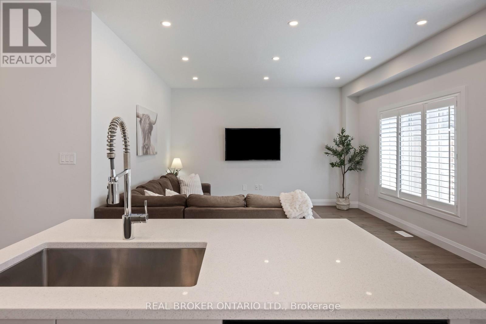 69 Miranda Path, Woolwich, Ontario  N3B 2C6 - Photo 15 - X12728516