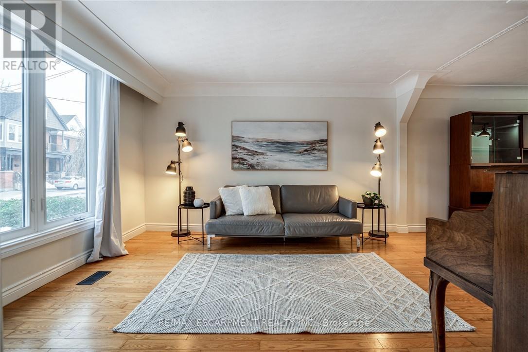 21 Chatham Street, Hamilton, Ontario  L8P 2B3 - Photo 5 - X12728524