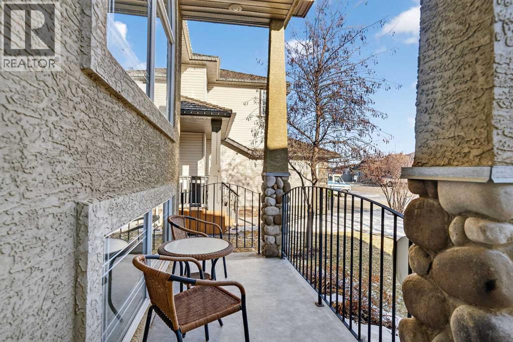 713 Woodside Bay Nw, Airdrie, Alberta  T4B 2W2 - Photo 4 - A2280762