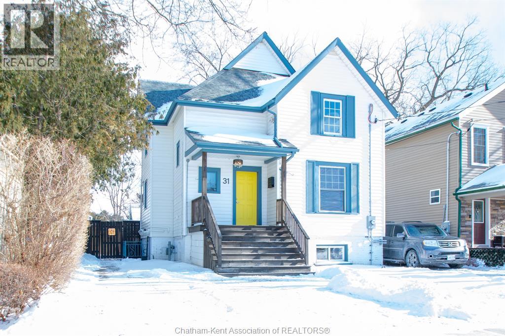 MLS# 26001875: 31 Adelaide STREET North, Chatham, Canada