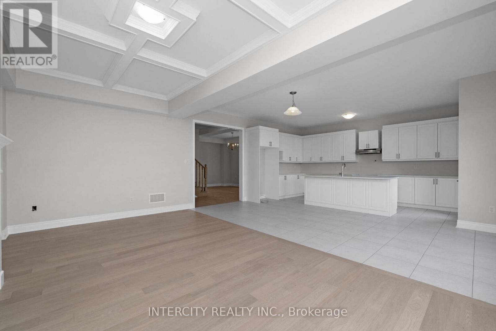 63 Goodview Drive, Brampton, Ontario  L6R 4C3 - Photo 13 - W12641550