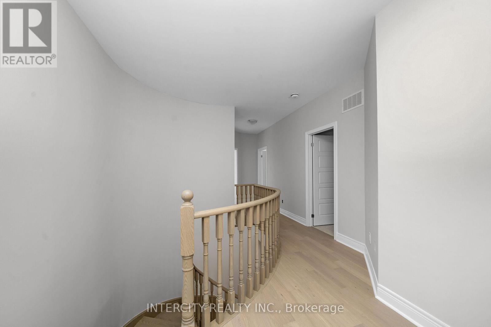 63 Goodview Drive, Brampton, Ontario  L6R 4C3 - Photo 21 - W12641550