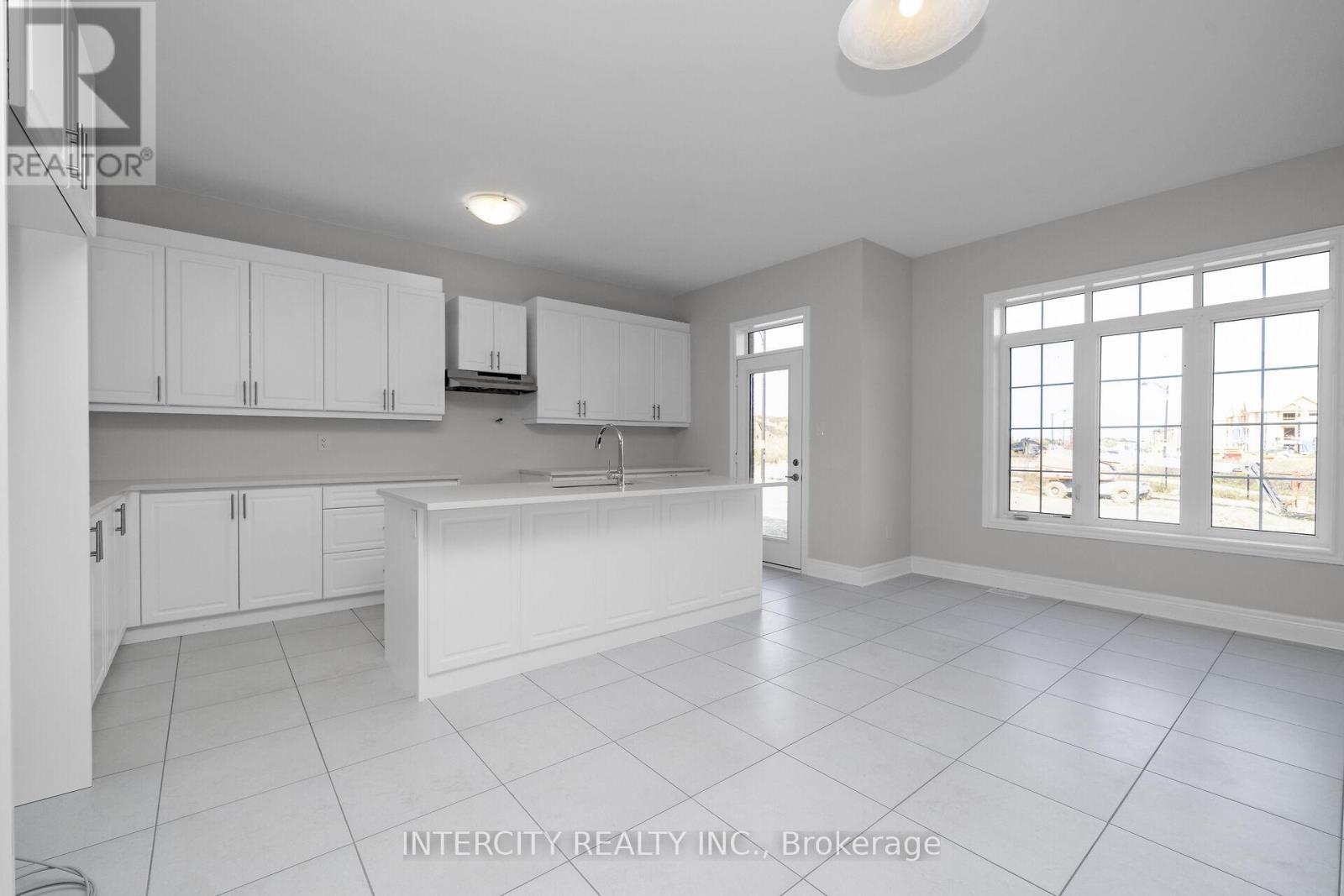 63 Goodview Drive, Brampton, Ontario  L6R 4C3 - Photo 6 - W12641550