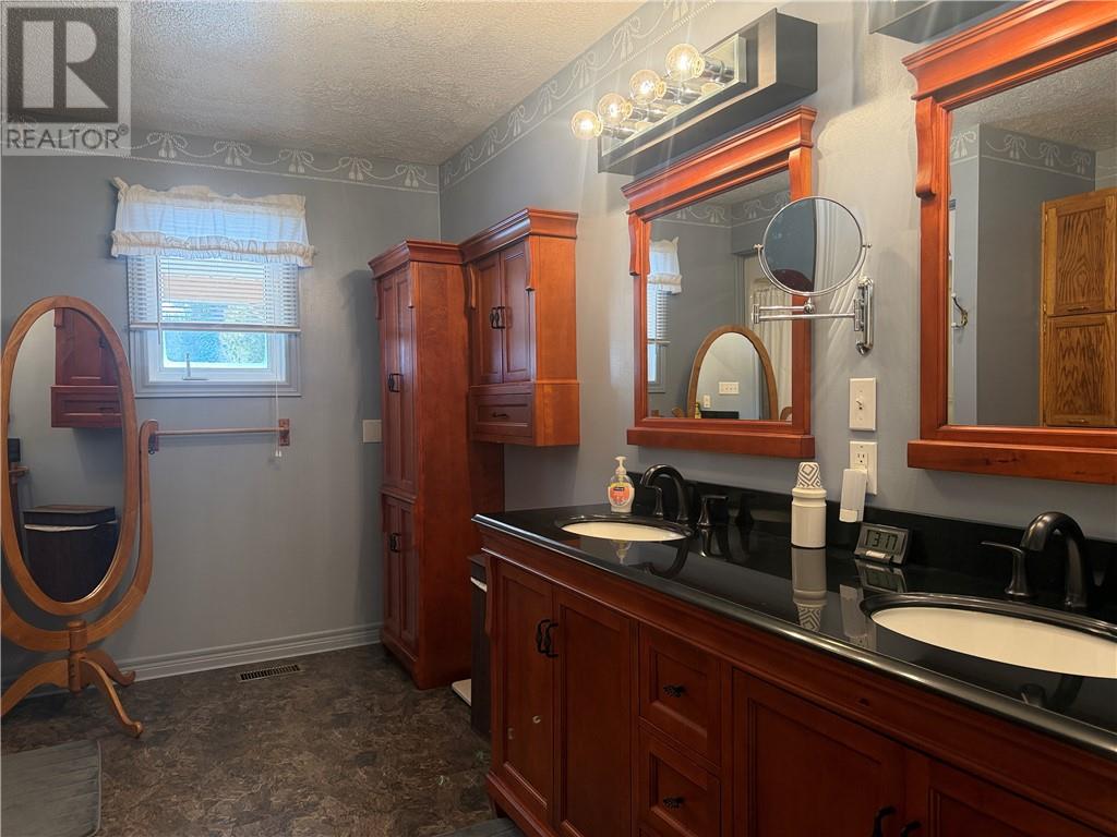 162 15th Sideroad E, Manitoulin Island, Ontario  P0P 2C0 - Photo 14 - 2126200