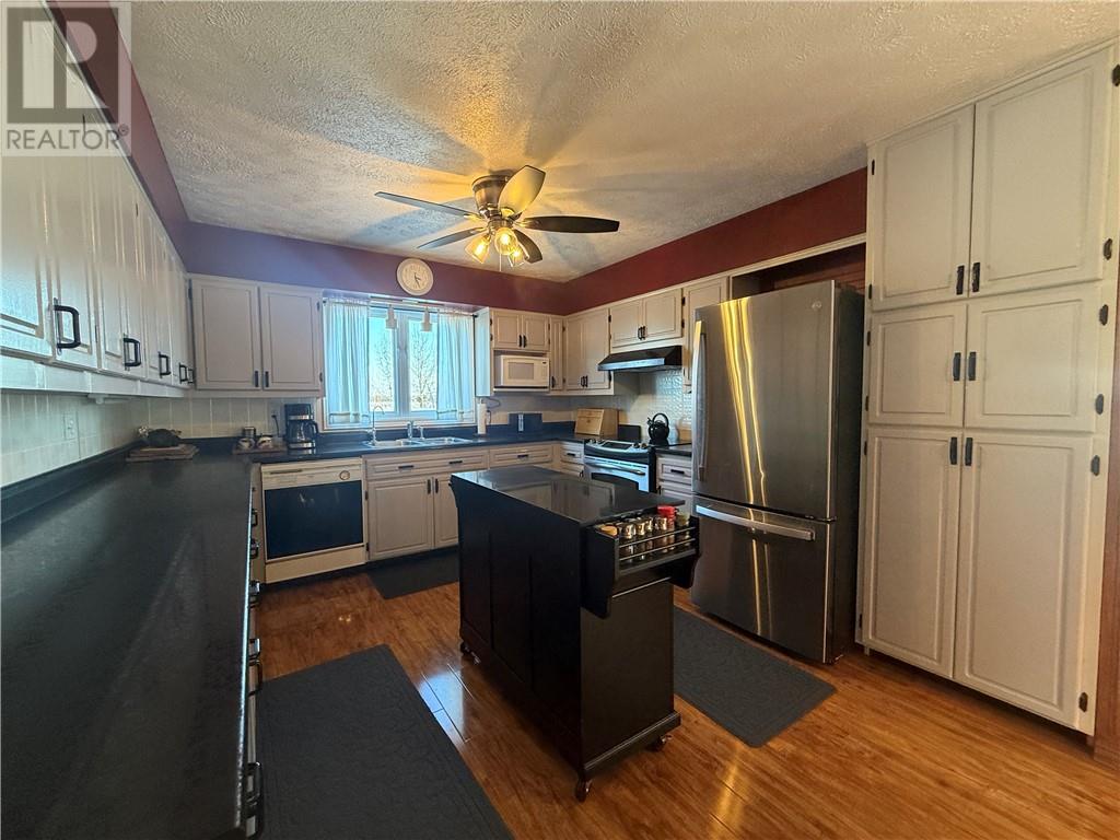 162 15th Sideroad E, Manitoulin Island, Ontario  P0P 2C0 - Photo 2 - 2126200