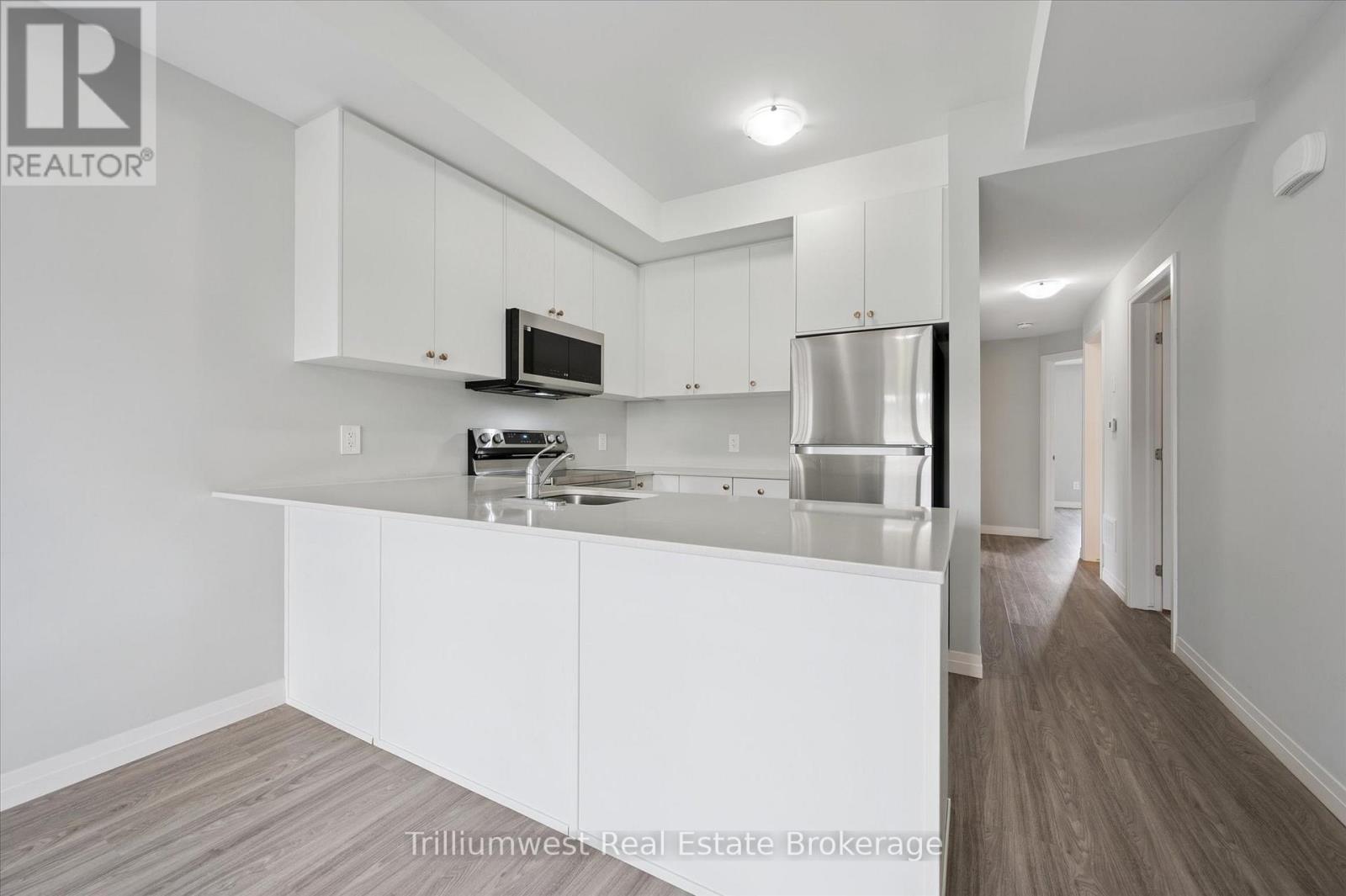 34 - 10 South Creek Drive, Kitchener, Ontario N2R 1N3 - Photo 8 - X12728548