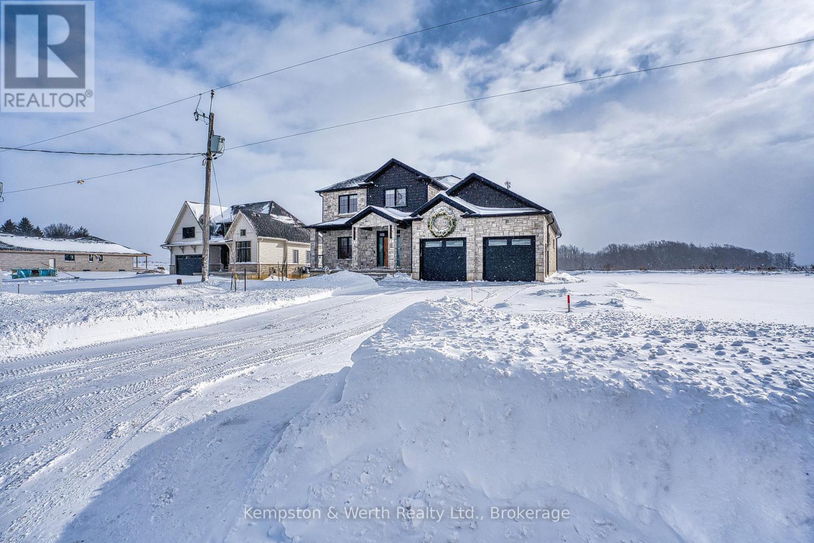 1034 Walton Avenue N, North Perth (Wallace), Ontario  N4W 3S2 - Photo 3 - X12728558