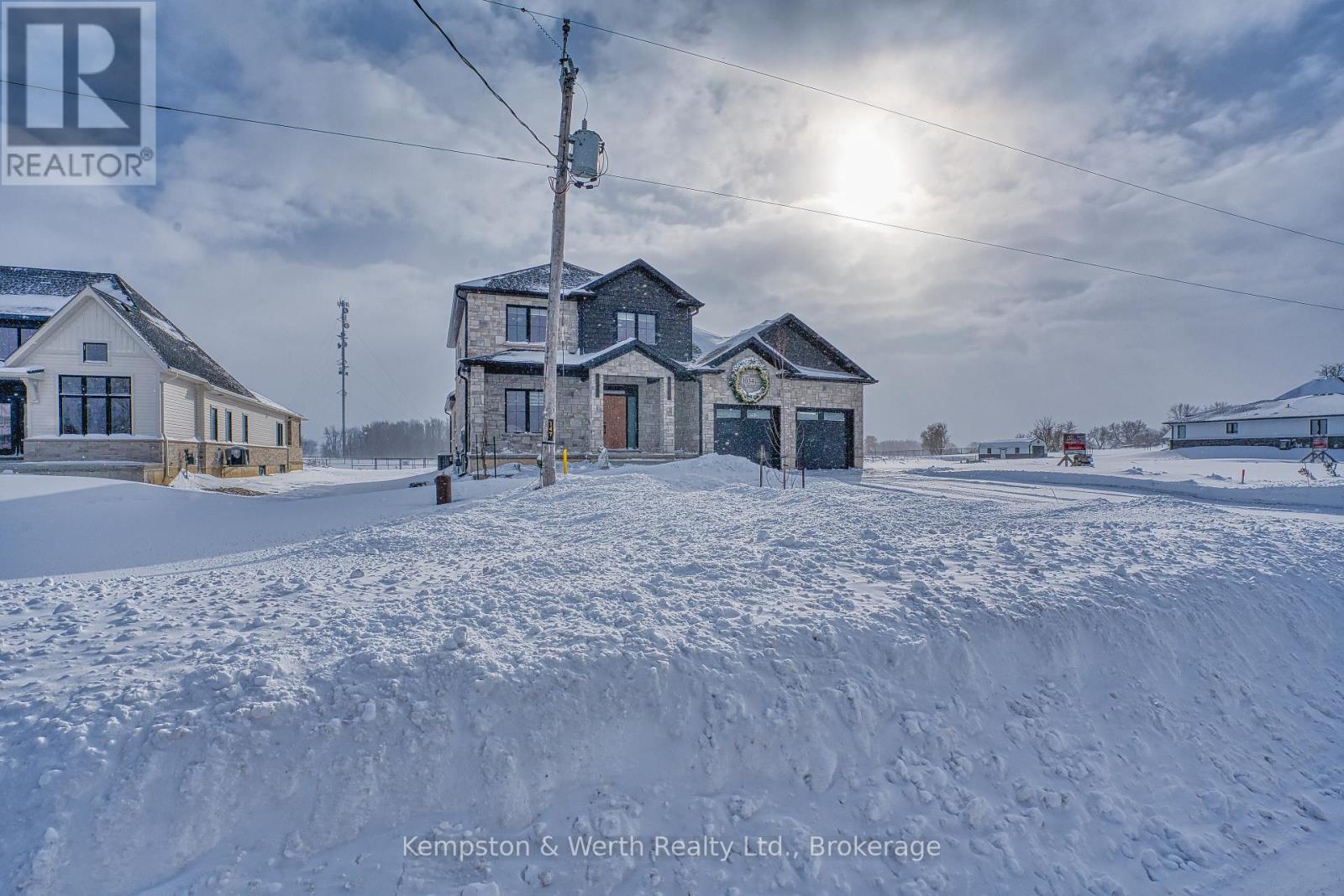 1034 Walton Avenue N, North Perth (Wallace), Ontario  N4W 3S2 - Photo 4 - X12728558