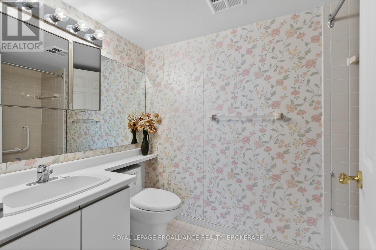 1006 - 257 Bath Road, Kingston, Ontario  K7M 7T3 - Photo 21 - X12728556