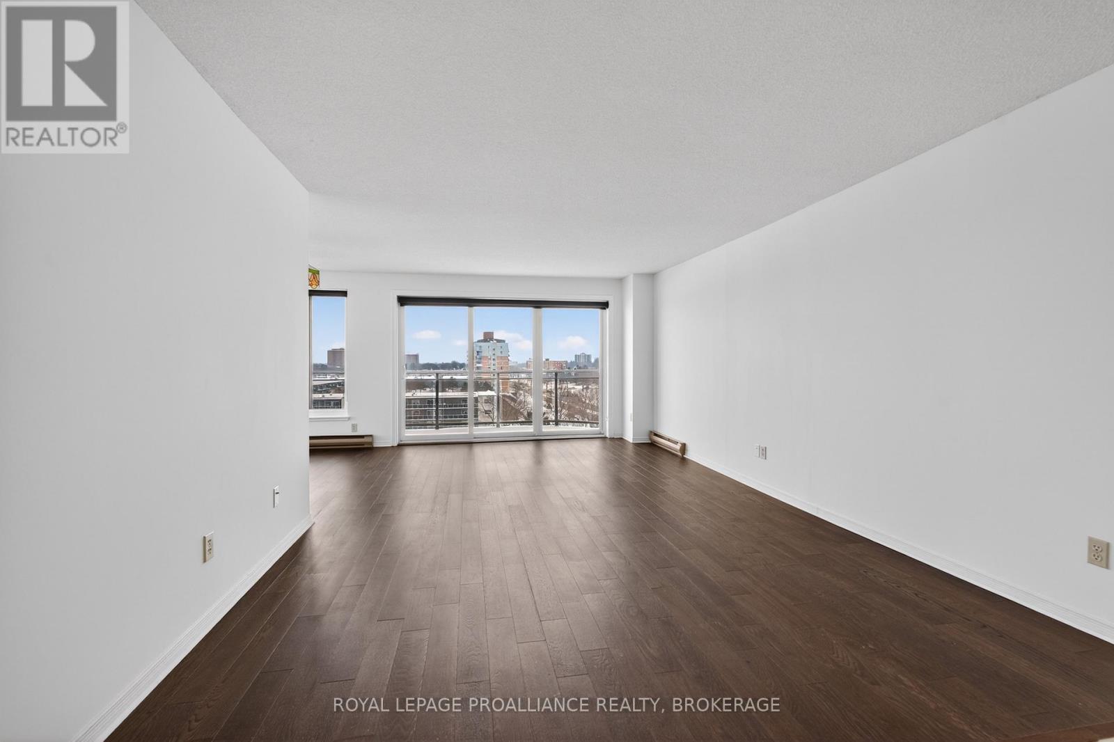 1006 - 257 Bath Road, Kingston, Ontario  K7M 7T3 - Photo 3 - X12728556