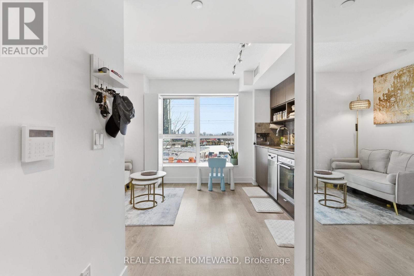 7 Mabelle Avenue, Toronto, Ontario  M9A 0C9 - Photo 14 - W12728532