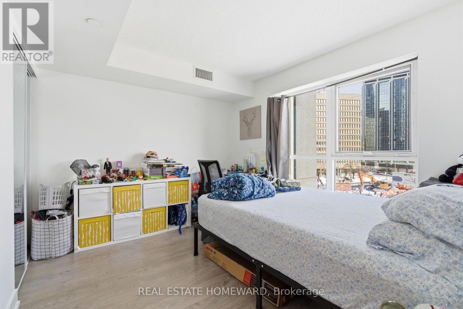 7 Mabelle Avenue, Toronto, Ontario  M9A 0C9 - Photo 24 - W12728532