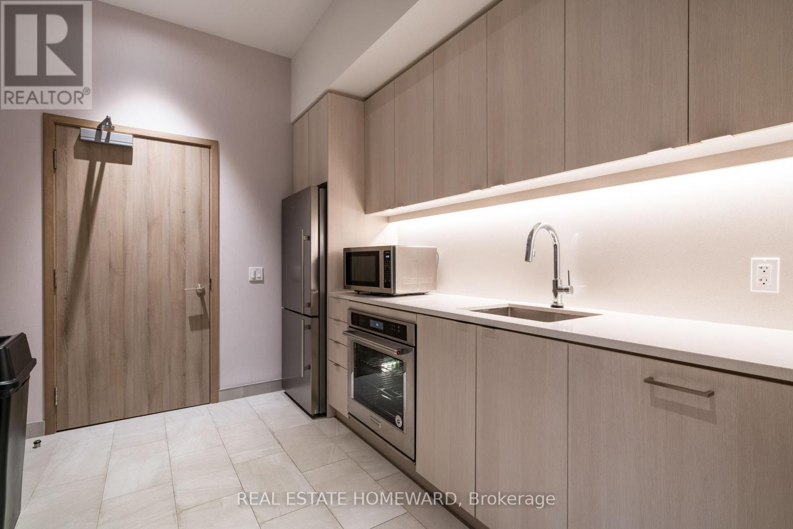 7 Mabelle Avenue, Toronto, Ontario  M9A 0C9 - Photo 37 - W12728532