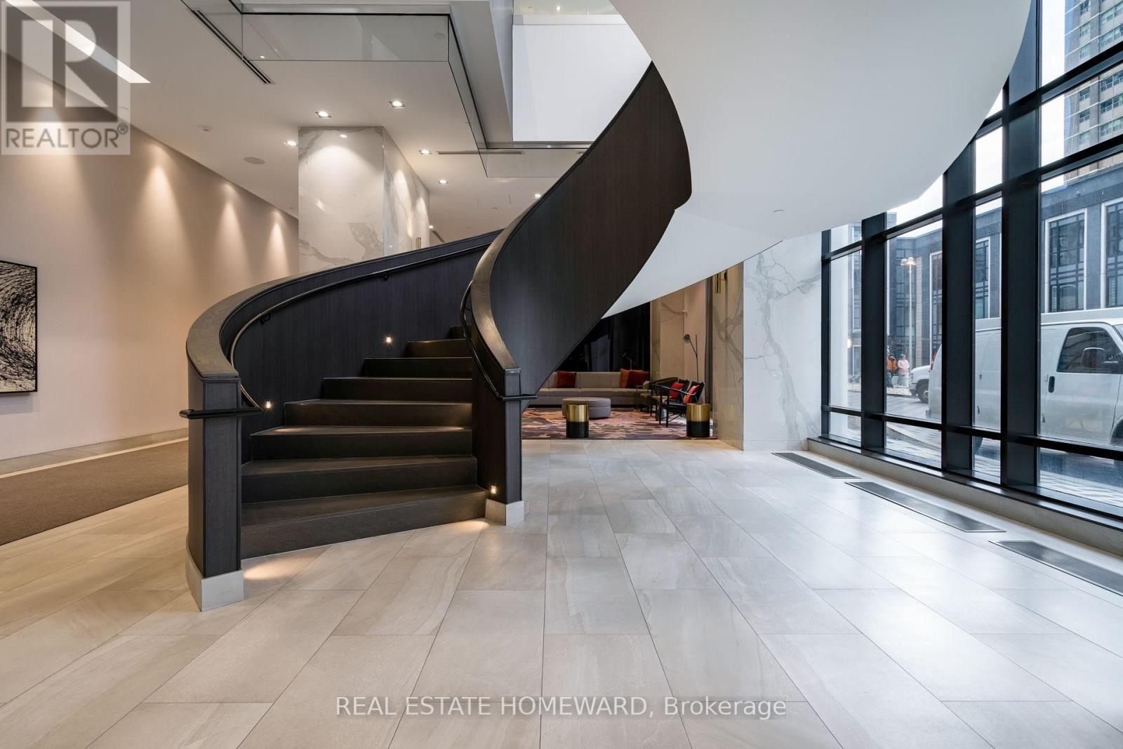 7 Mabelle Avenue, Toronto, Ontario  M9A 0C9 - Photo 8 - W12728532