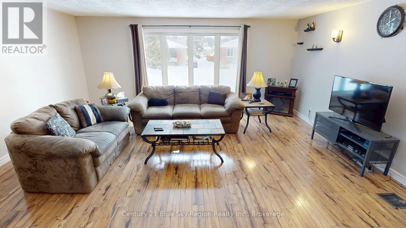 36 Nichols Street, Callander, Ontario  P0H 1H0 - Photo 13 - X12728692