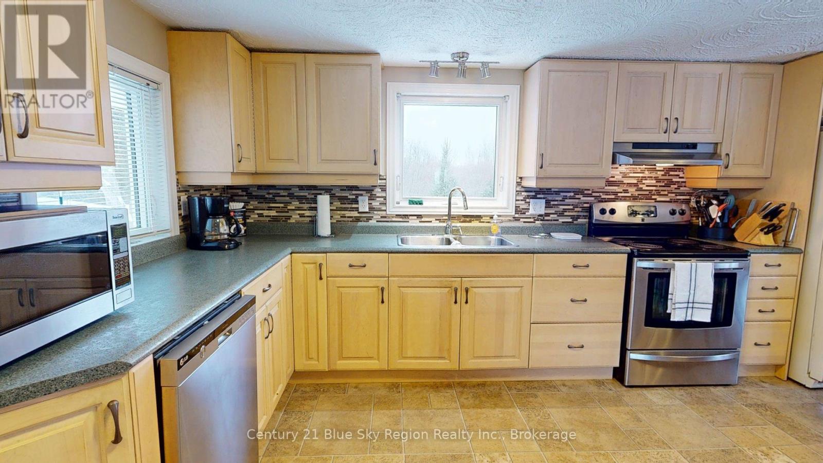 36 Nichols Street, Callander, Ontario  P0H 1H0 - Photo 6 - X12728692