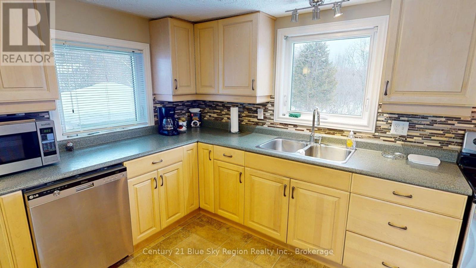 36 Nichols Street, Callander, Ontario  P0H 1H0 - Photo 8 - X12728692