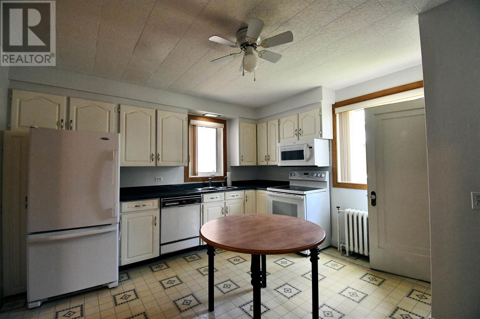 900 Prince St, Hearst, Ontario  P0L 1N0 - Photo 17 - SM260125