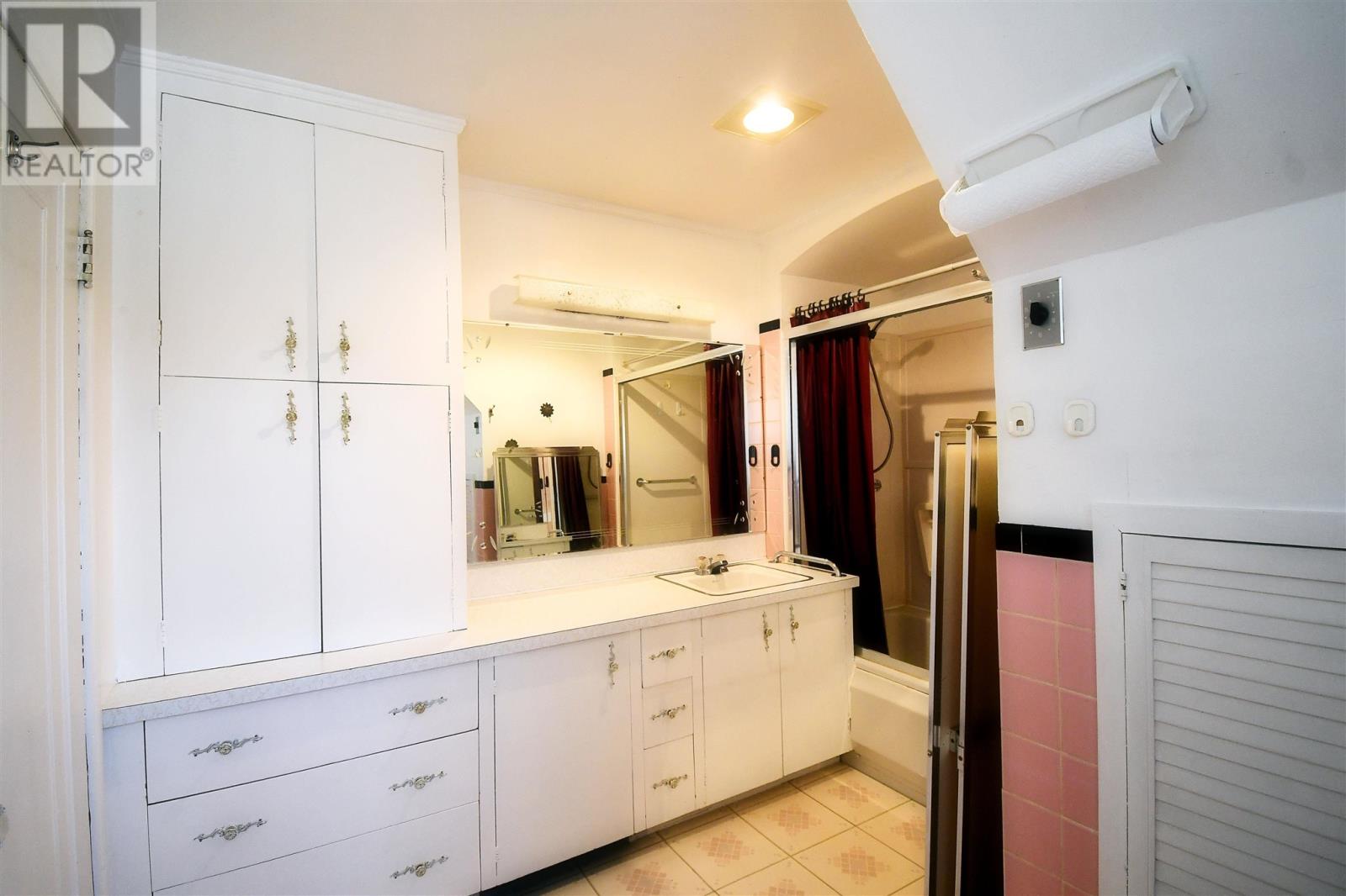 900 Prince St, Hearst, Ontario  P0L 1N0 - Photo 32 - SM260125