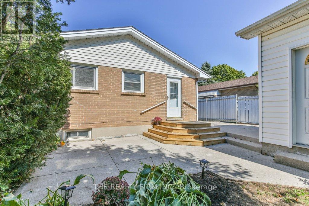 56 Toulon Crescent, London East, Ontario  N5V 1J5 - Photo 42 - X12728600