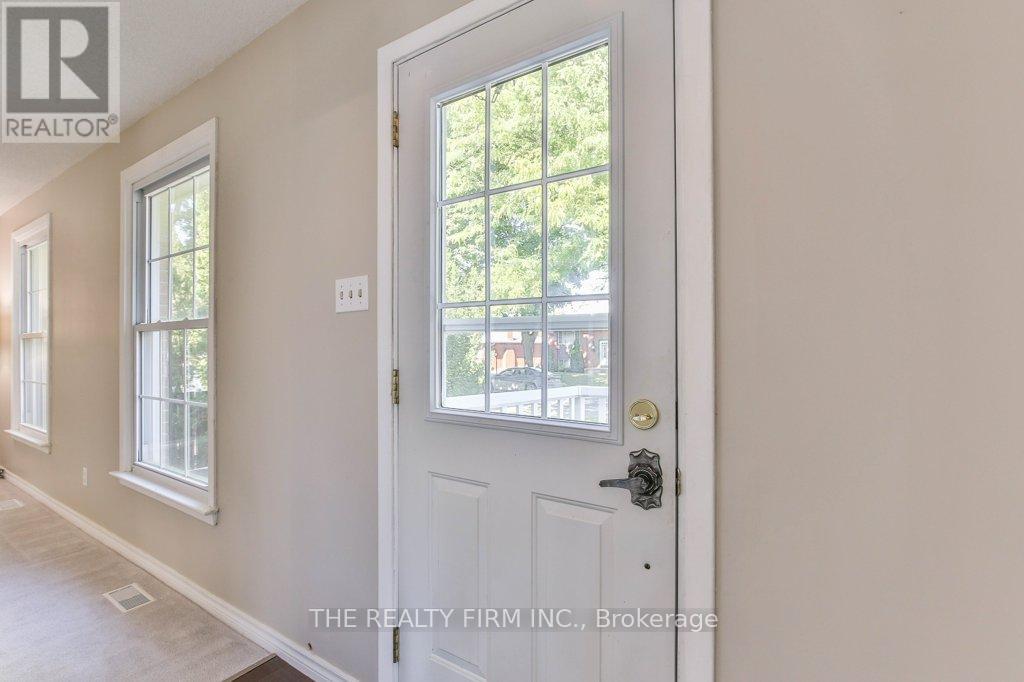56 Toulon Crescent, London East, Ontario  N5V 1J5 - Photo 7 - X12728600