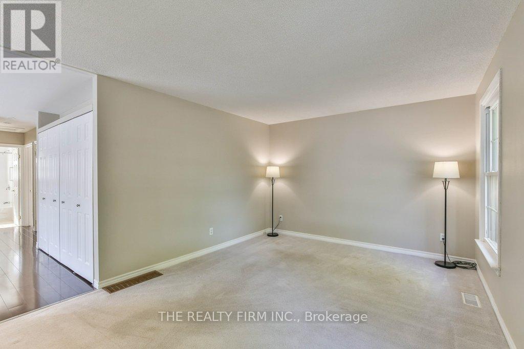 56 Toulon Crescent, London East, Ontario  N5V 1J5 - Photo 9 - X12728600