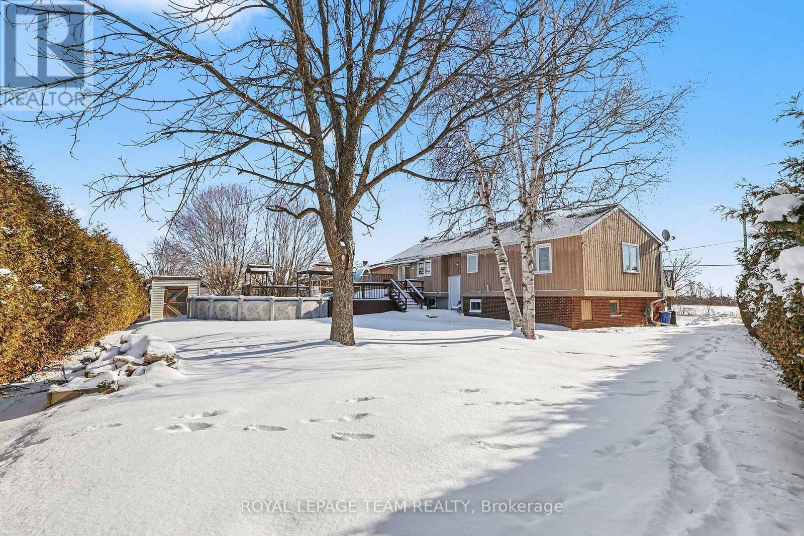 237 Queen West Street, North Dundas, Ontario K0C 1H0 - Photo 28 - X12728702