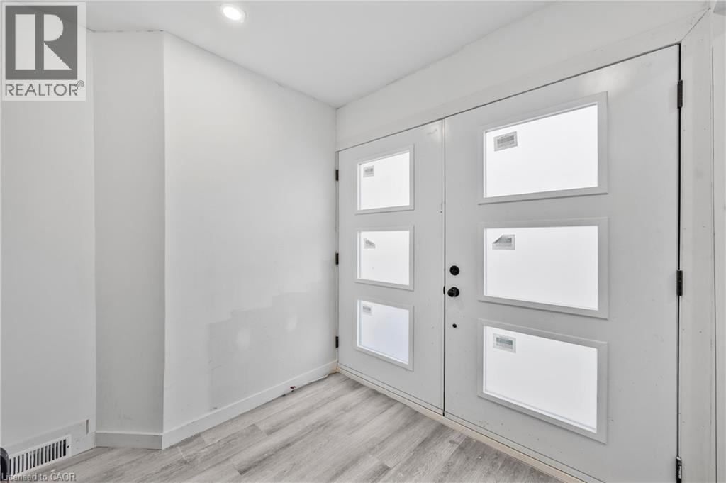 163 Britannia Avenue, Hamilton, Ontario  L8H 1X4 - Photo 3 - 40784916