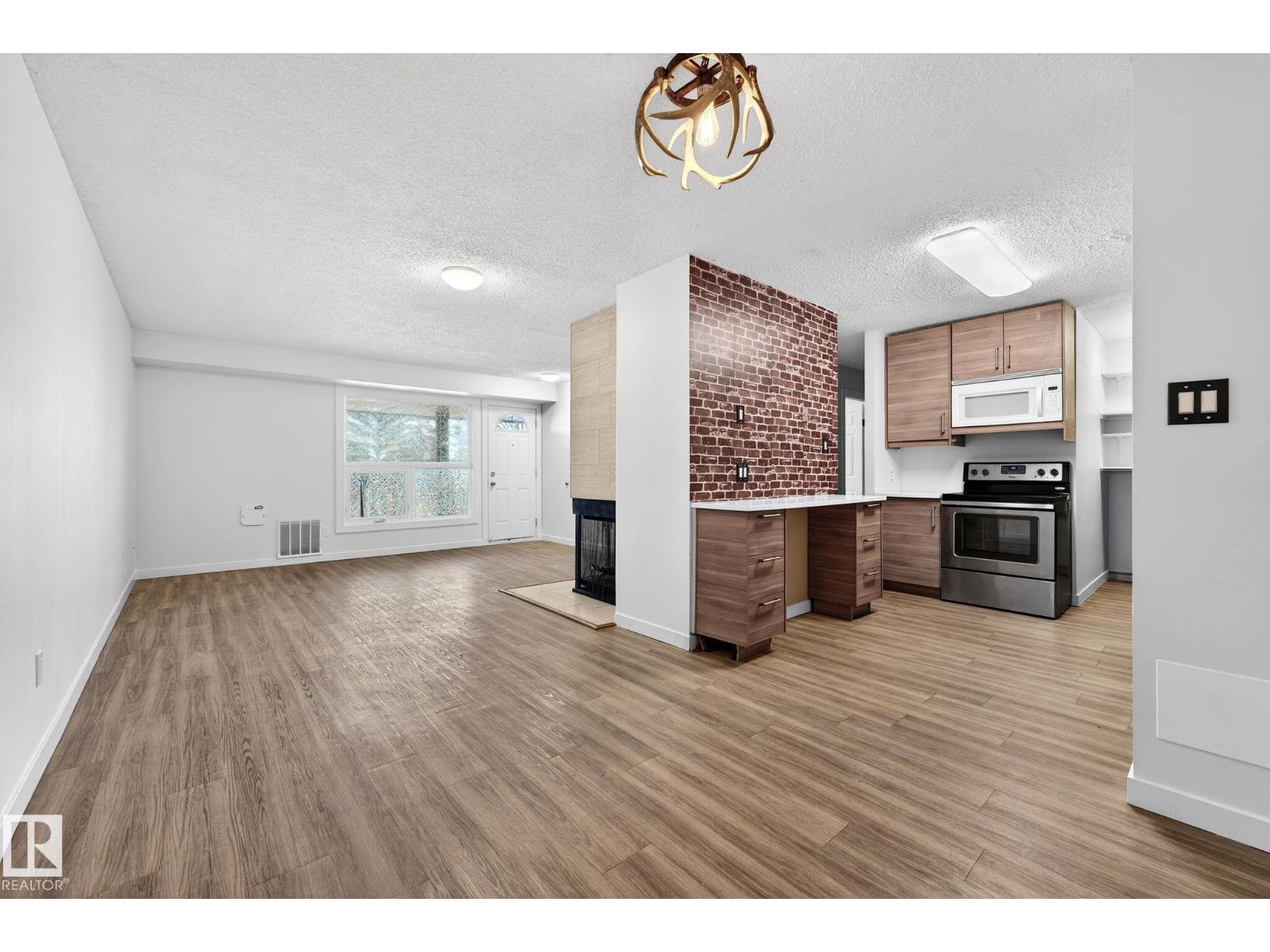 135 Surrey Gardens Nw, Edmonton, Alberta  T5T 1Z3 - Photo 5 - E4469572