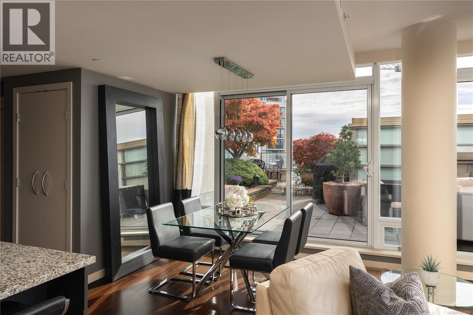 1406 707 Courtney St, Victoria, British Columbia V8W 0A9 - Photo 13 - 1023690