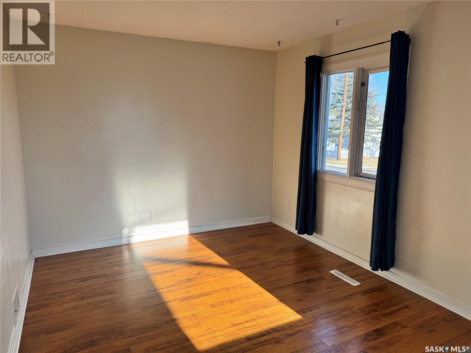 201 Y Avenue S, Saskatoon, Saskatchewan  S7M 3J4 - Photo 8 - SK026774