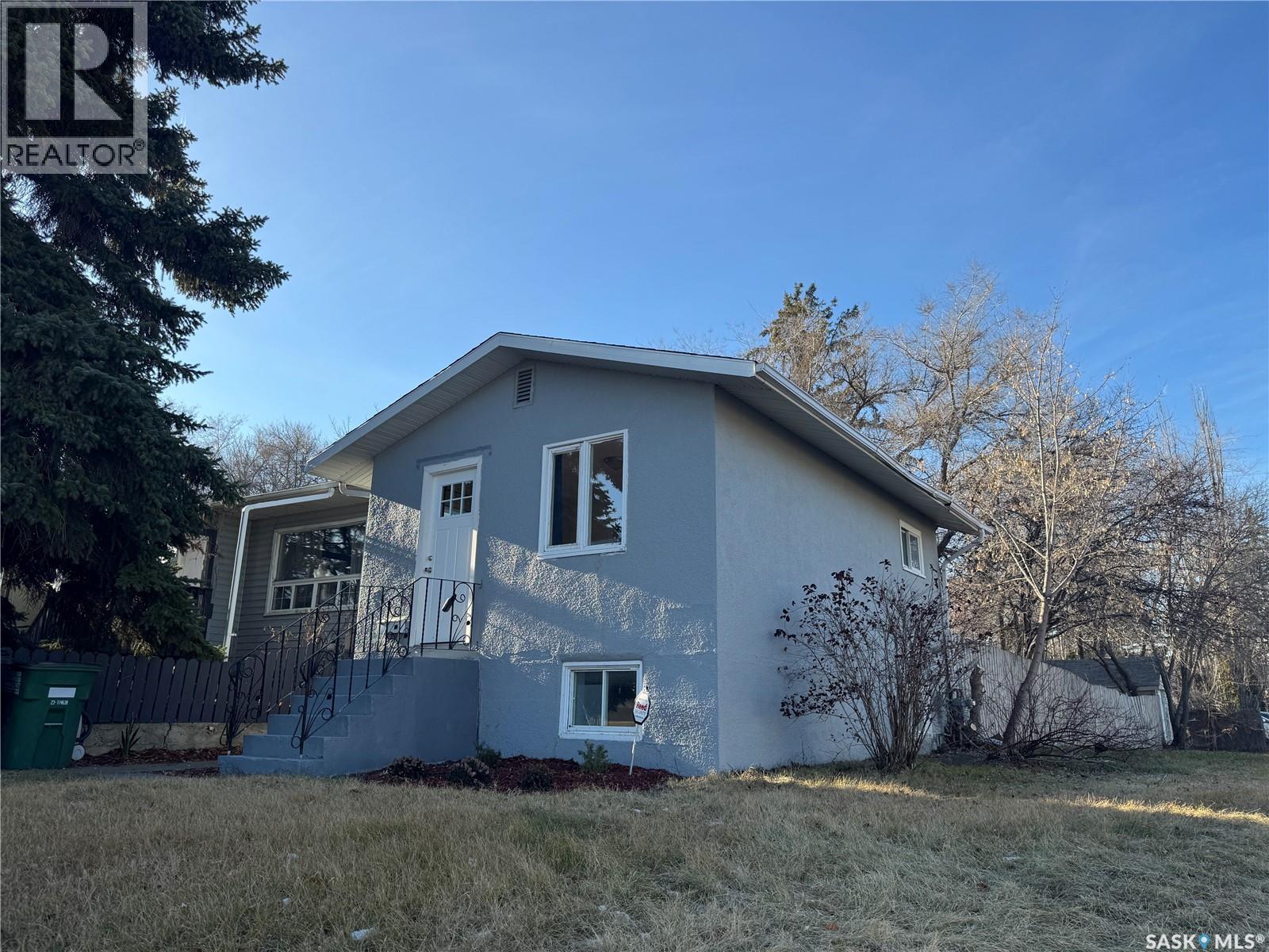 201 Y Avenue S, Saskatoon, Saskatchewan  S7M 3J4 - Photo 1 - SK026774