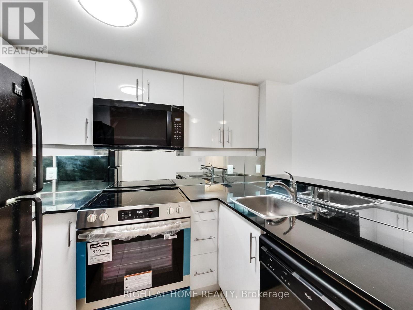 711 - 300 Bloor Street E, Toronto, Ontario  M4W 3S2 - Photo 12 - C12728732