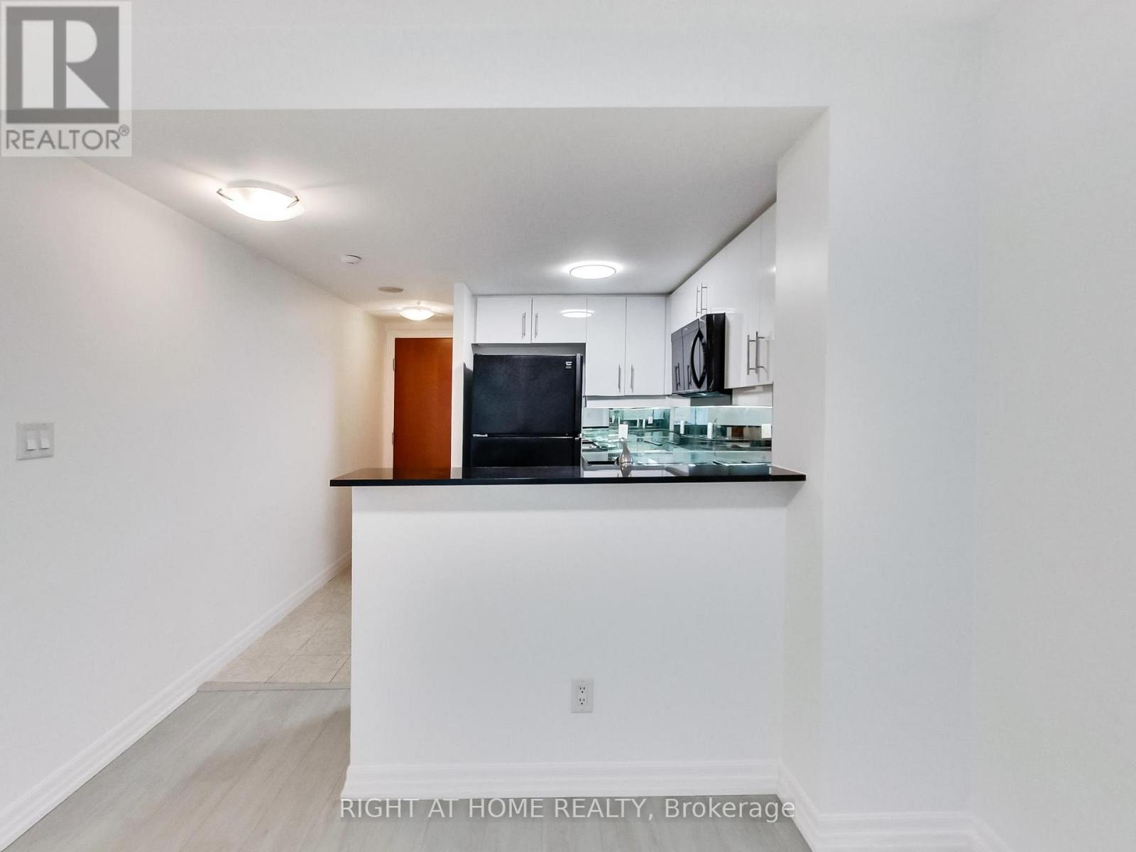 711 - 300 Bloor Street E, Toronto, Ontario  M4W 3S2 - Photo 17 - C12728732
