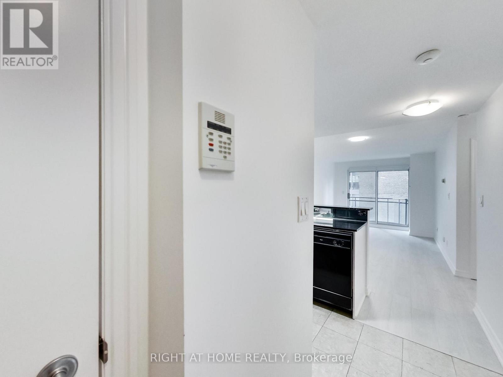 711 - 300 Bloor Street E, Toronto, Ontario  M4W 3S2 - Photo 9 - C12728732