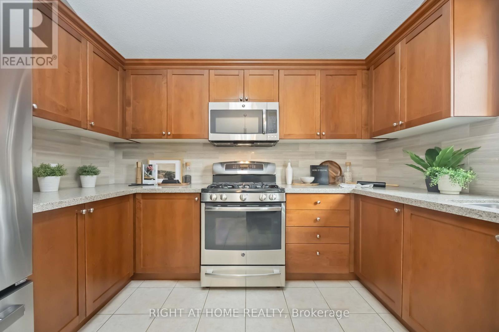 7 Lady May Drive, Whitby, Ontario  L1R 3C8 - Photo 14 - E12728694