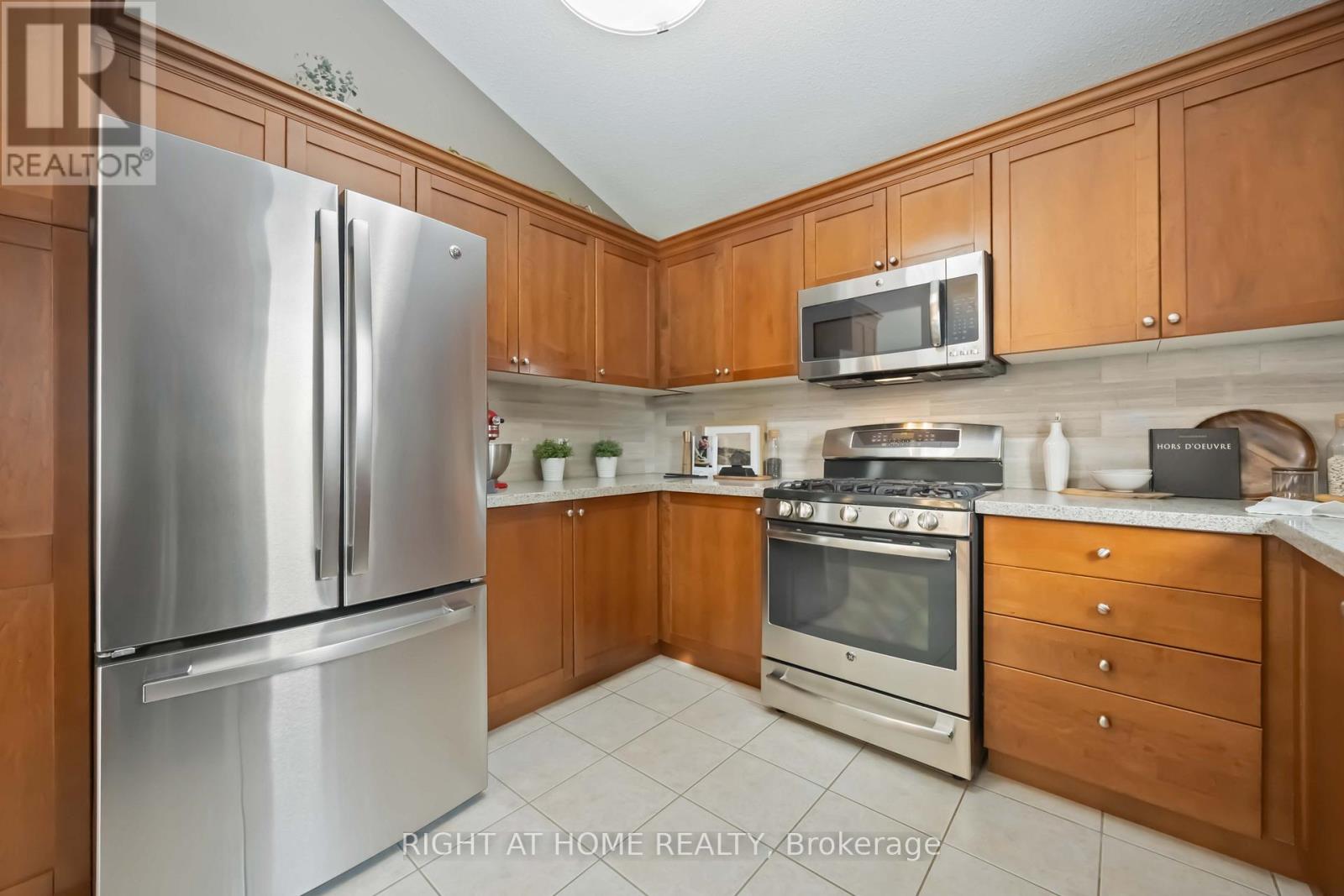 7 Lady May Drive, Whitby, Ontario  L1R 3C8 - Photo 15 - E12728694