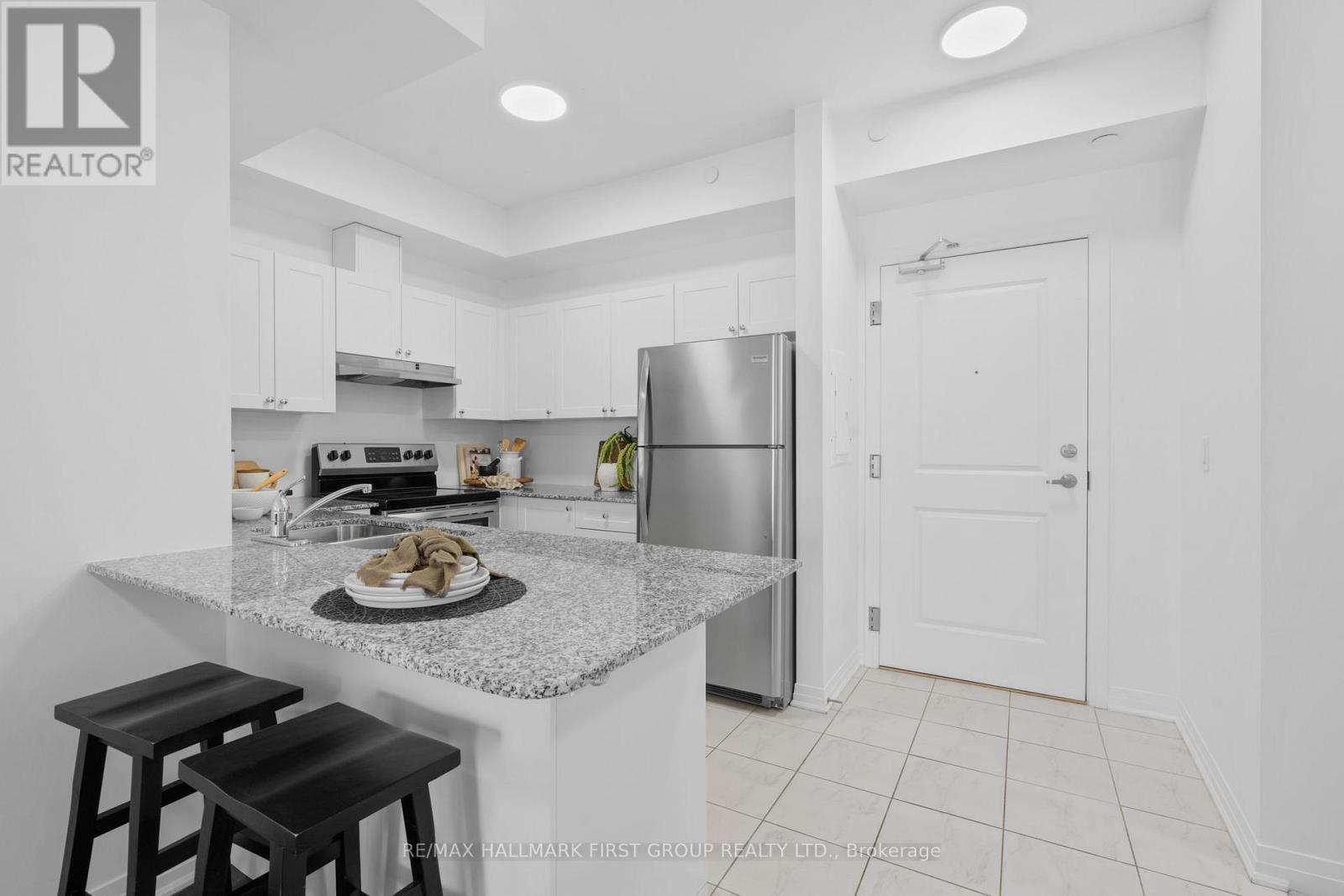 202 - 70 Shipway Avenue, Clarington, Ontario  L1B 0V7 - Photo 2 - E12728746