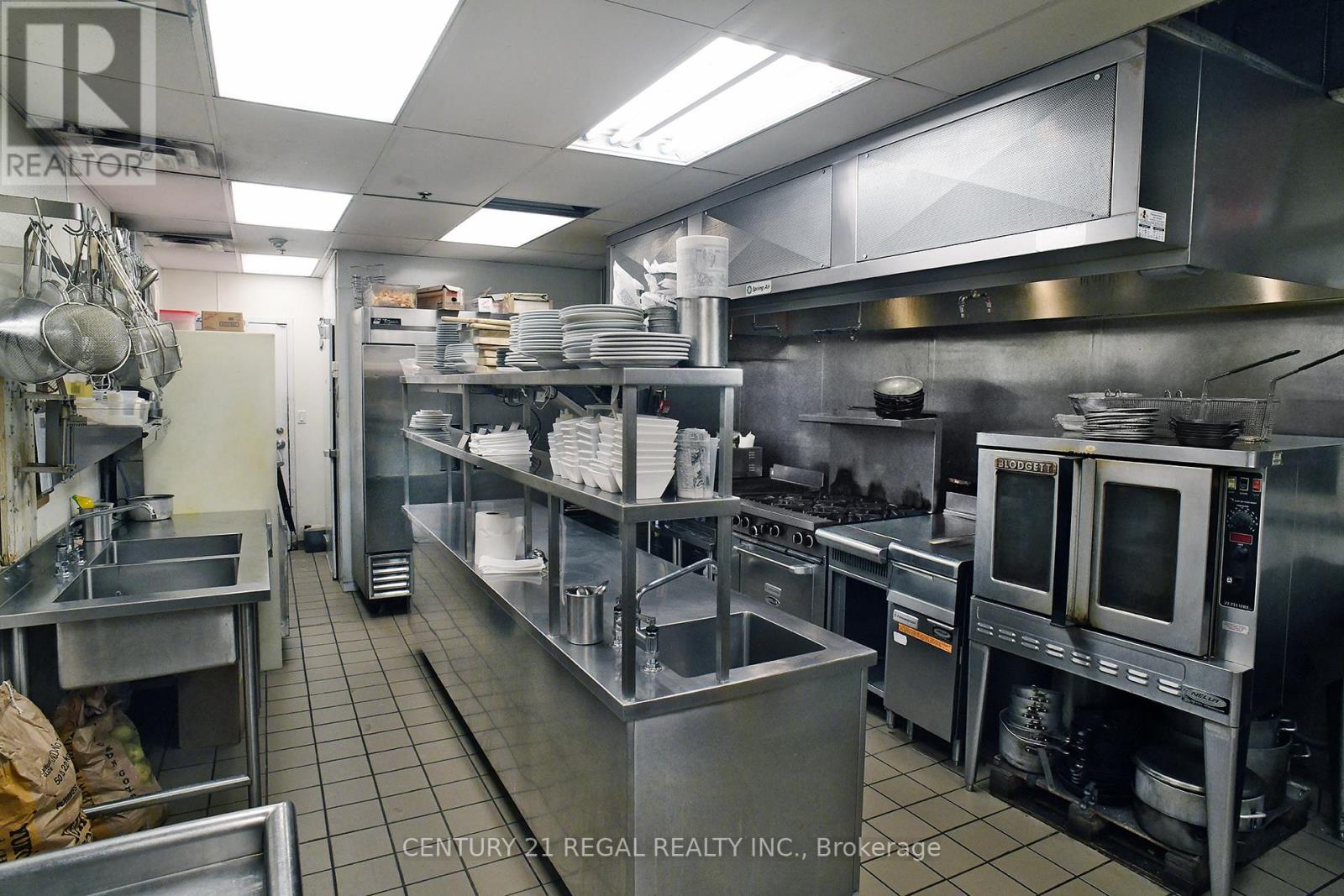 56 Temperance Street, Toronto, Ontario  M5H 3V5 - Photo 5 - C12700838