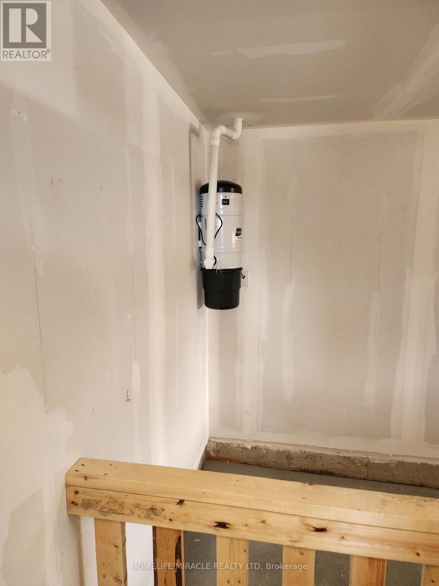 102 Thule Street, Vaughan, Ontario  L4H 5L5 - Photo 21 - N12728652