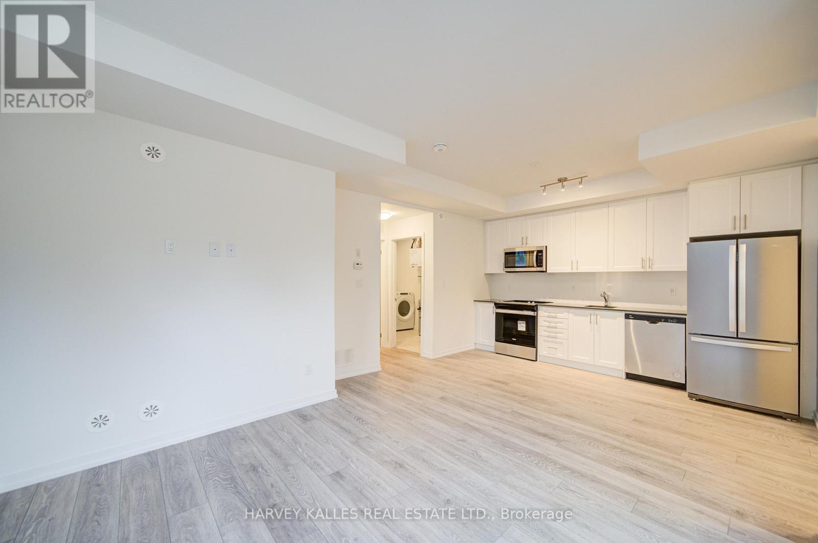 16 - 24 Lytham Green Circle, Newmarket, Ontario  L3Y 0H4 - Photo 11 - N12728656