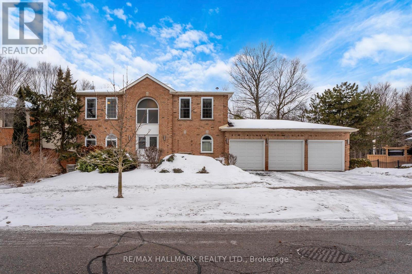 235 KEMANO ROAD, Aurora, Ontario