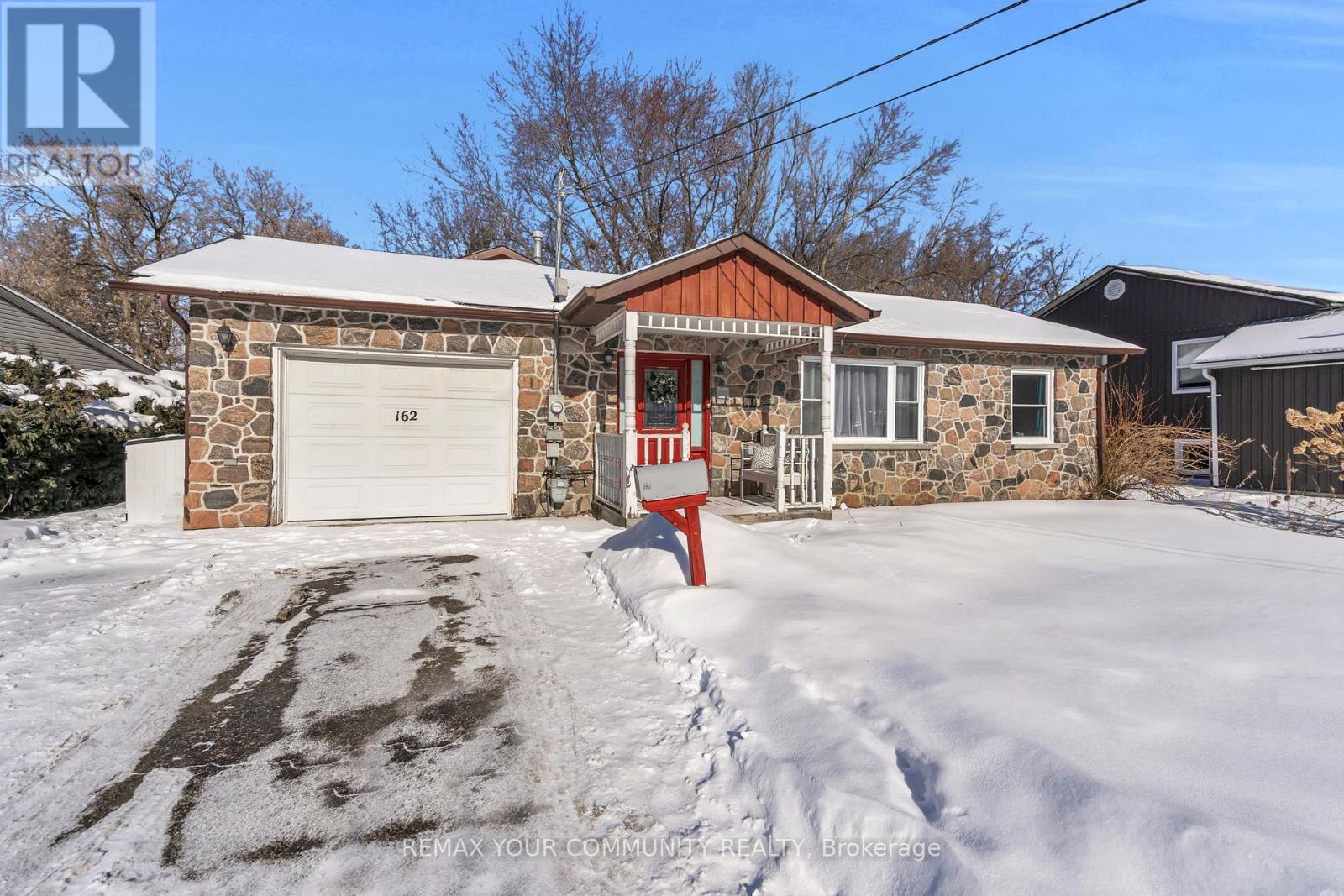 162 Bessborough Drive, Georgina, Ontario  L4P 2R8 - Photo 2 - N12728718