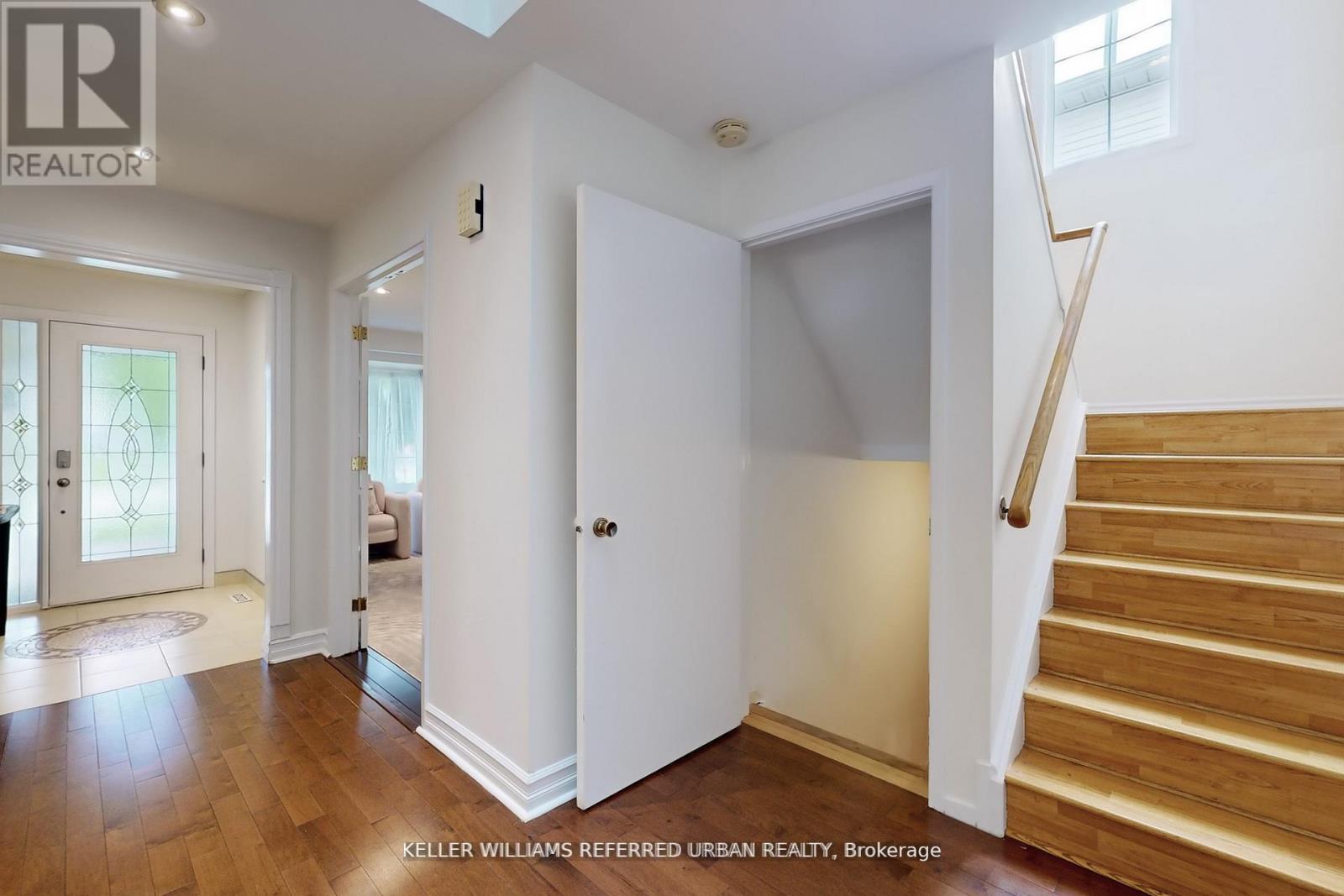 158 Walton Drive, Aurora, Ontario  L4G 3R8 - Photo 17 - N12728722