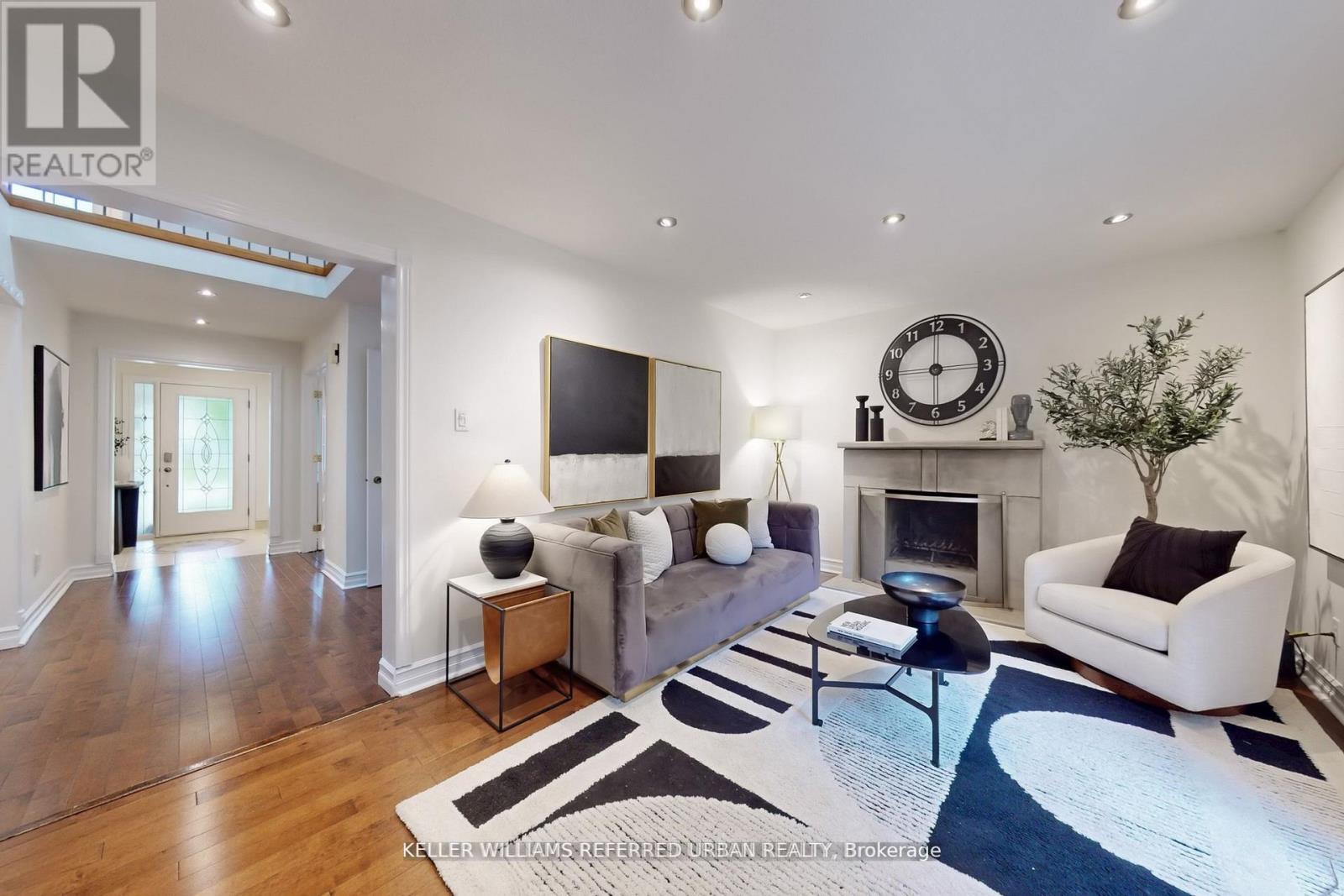 158 Walton Drive, Aurora, Ontario  L4G 3R8 - Photo 6 - N12728722