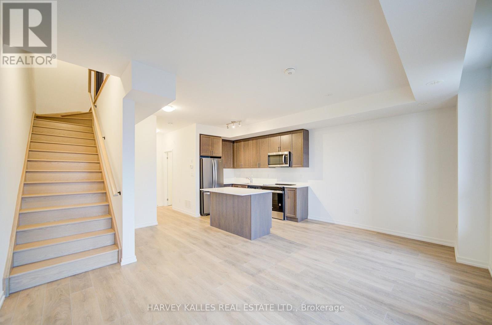 11 - 18 Lytham Green Circle, Newmarket, Ontario  L3Y 0H4 - Photo 17 - N12728750