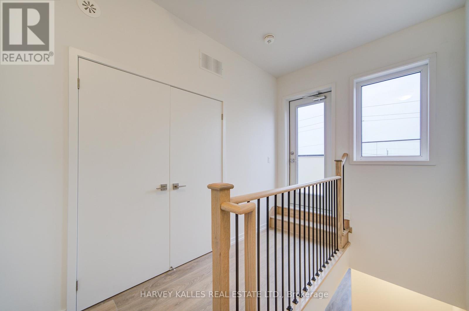 11 - 18 Lytham Green Circle, Newmarket, Ontario  L3Y 0H4 - Photo 31 - N12728750