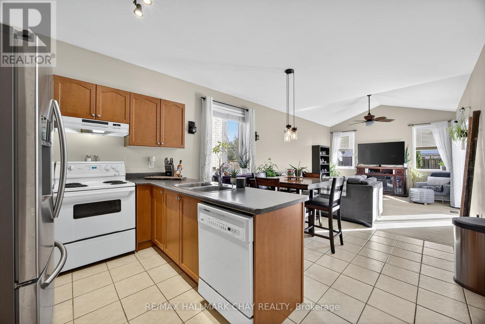 113 Tunbridge Road, Barrie (0 East), Ontario  L4M 6T1 - Photo 10 - S12728612