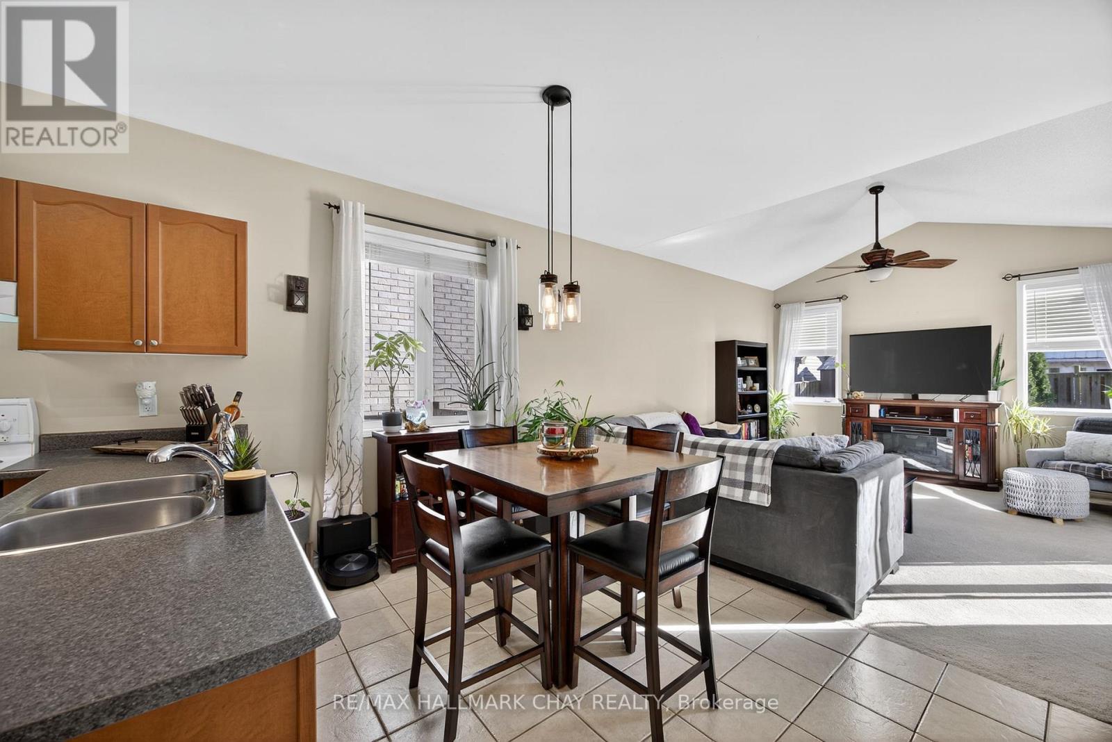 113 Tunbridge Road, Barrie (0 East), Ontario  L4M 6T1 - Photo 12 - S12728612